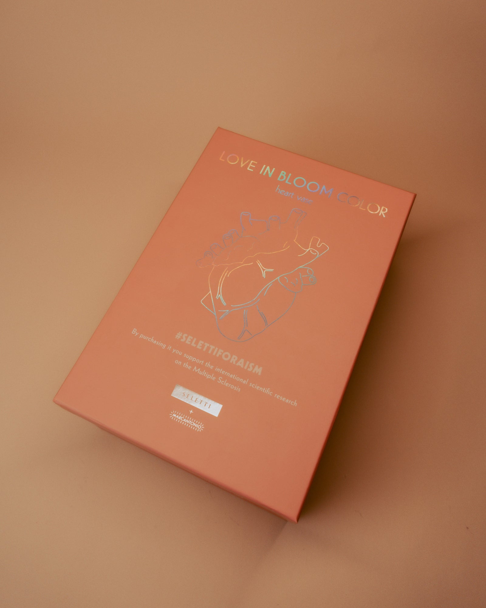 Love in Bloom Heart Vase Color