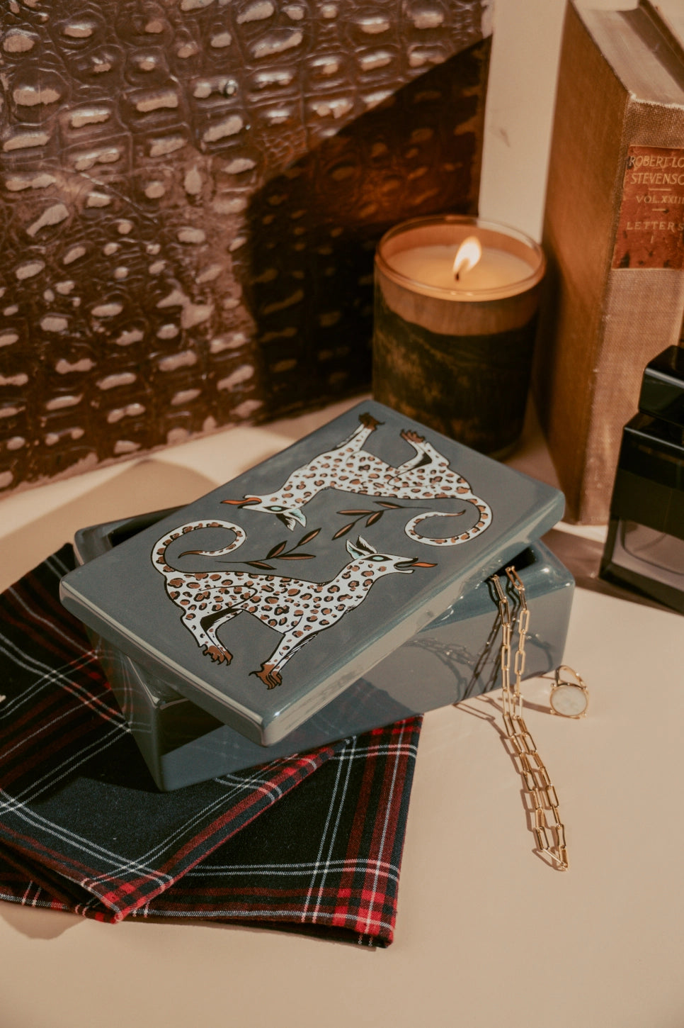 Twin Hunters Ceramic Box