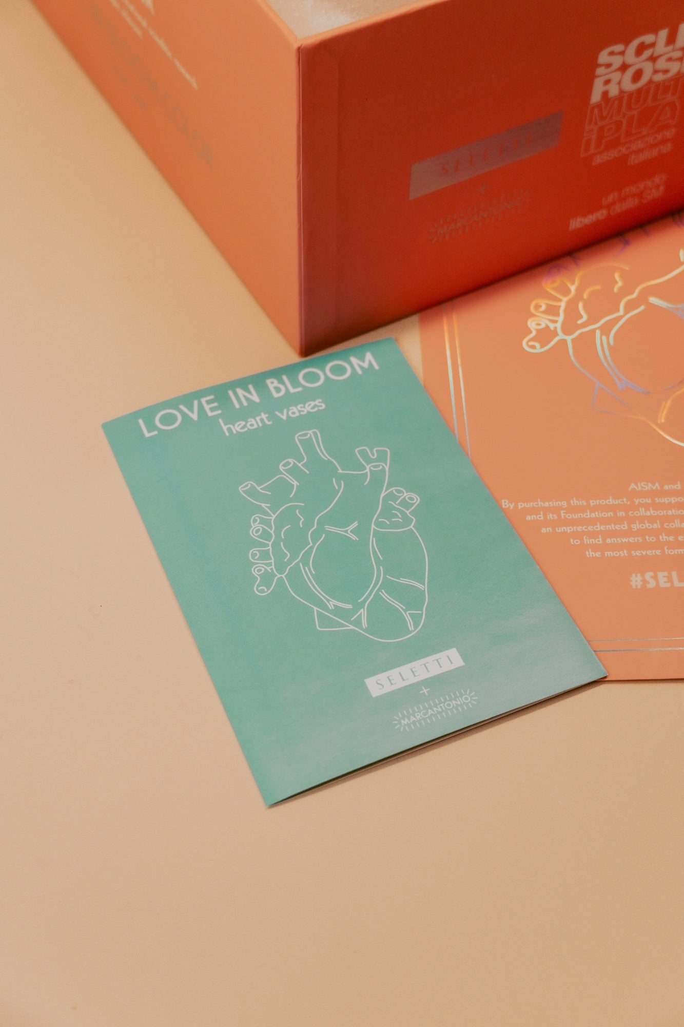 Love in Bloom Heart Vase Color