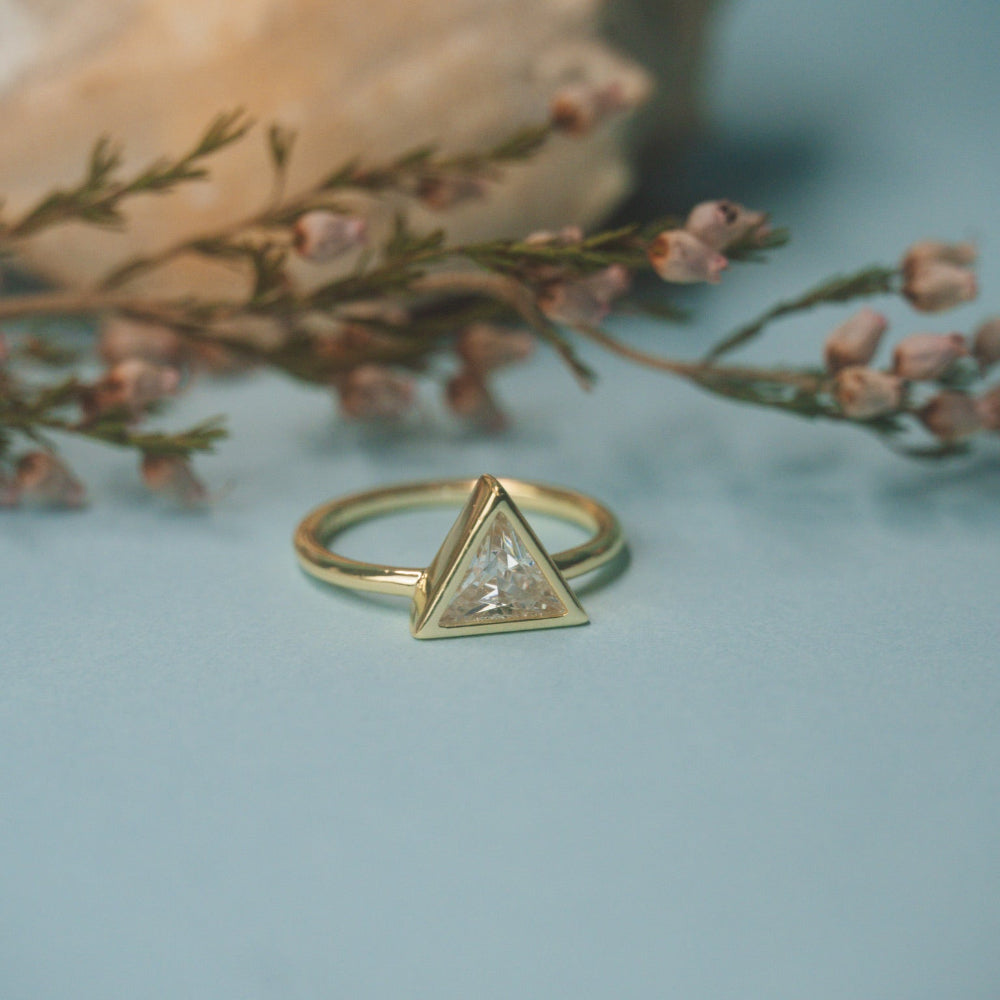 Vertex Solitaire Ring