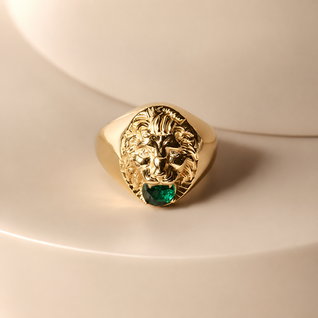 Lion Gold Ring with Green Emerald and White Crystals