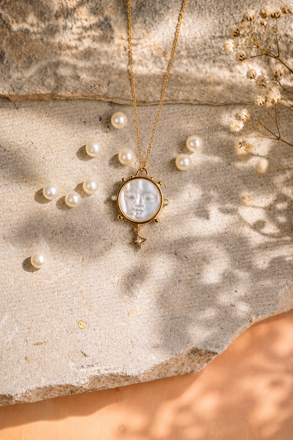 Umbra Pendant Necklace