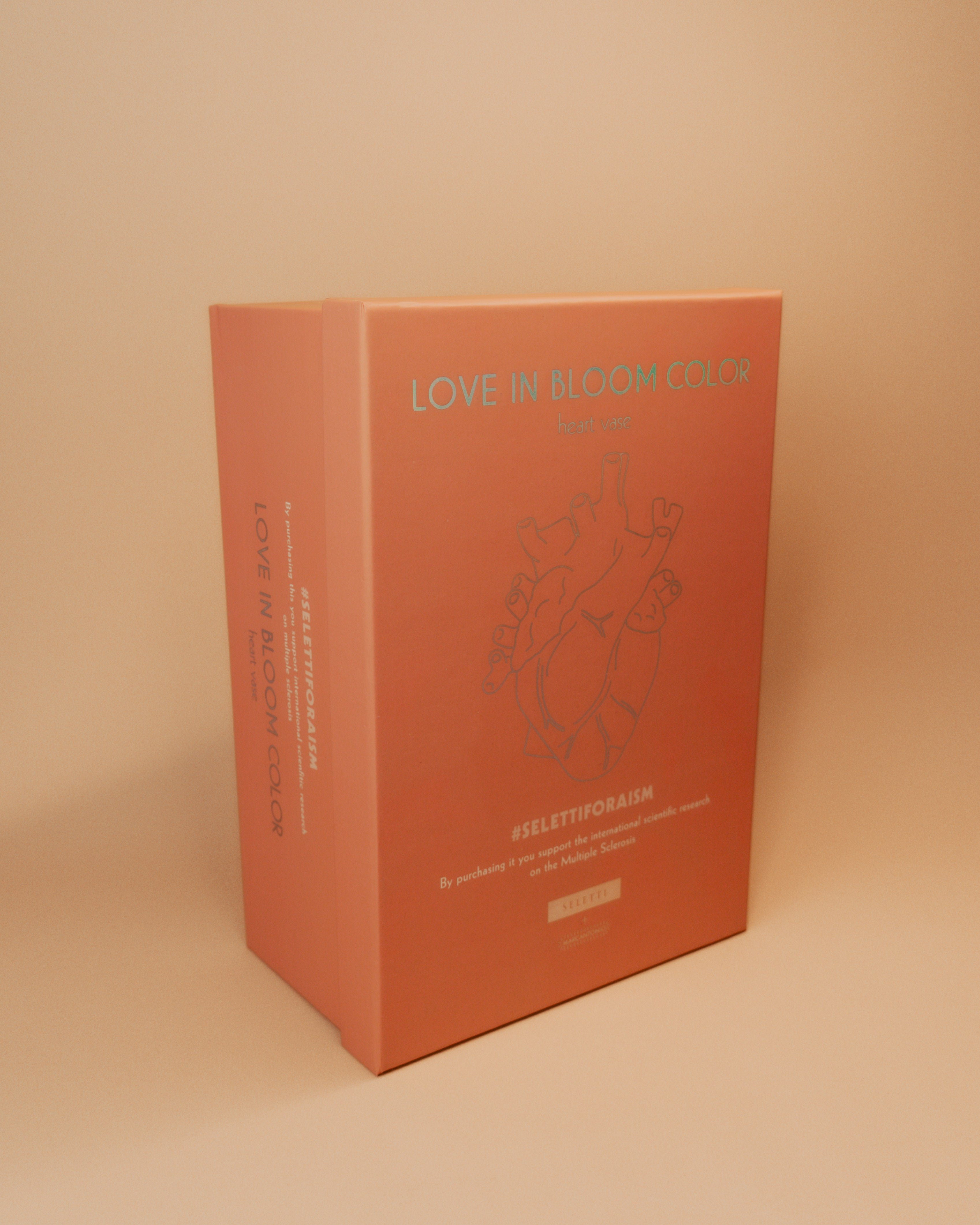 Love in Bloom Heart Vase Color