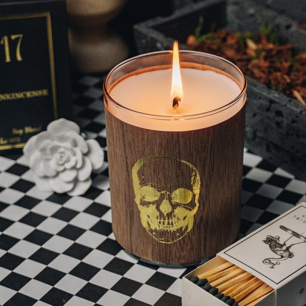 Wood Candle No. 17 Gold Skull Frankincense