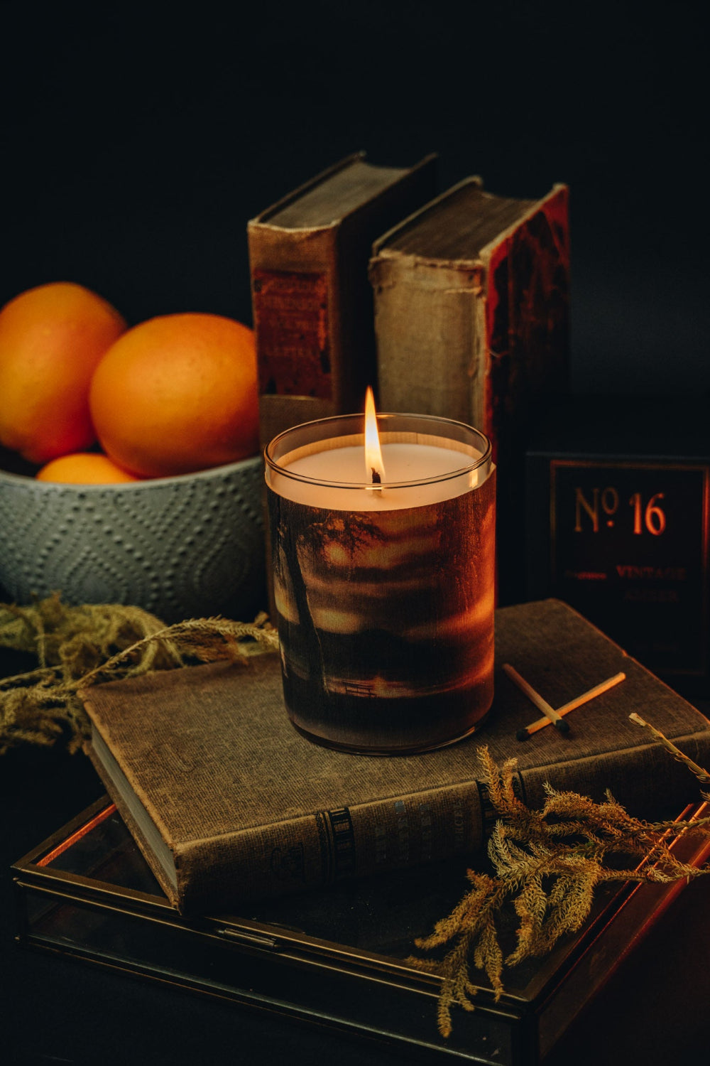 No. 16 Vintage Amber Wood Candle