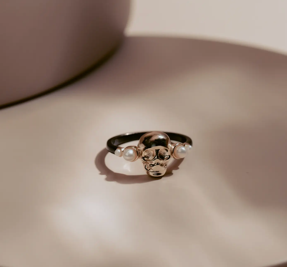 Sovereign Skull Ring Oxidized Silver And Gold