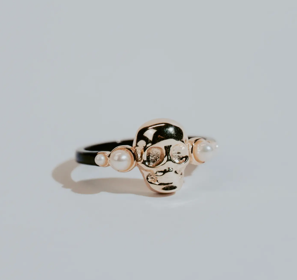 Sovereign Skull Ring Oxidized Silver And Gold