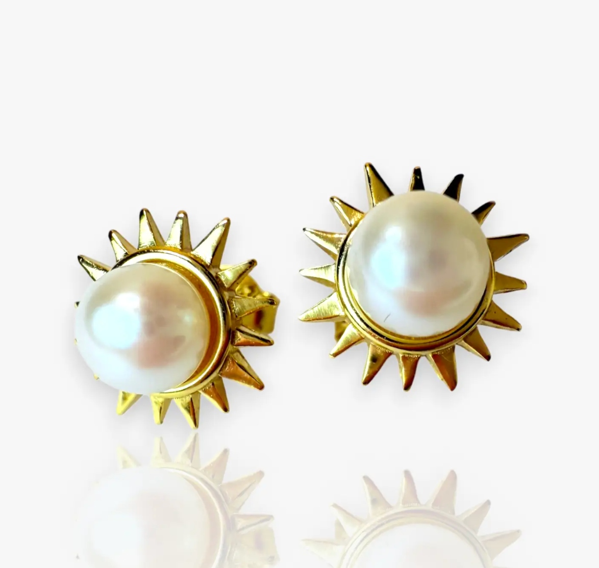 Solar Pearl Stud Earrings