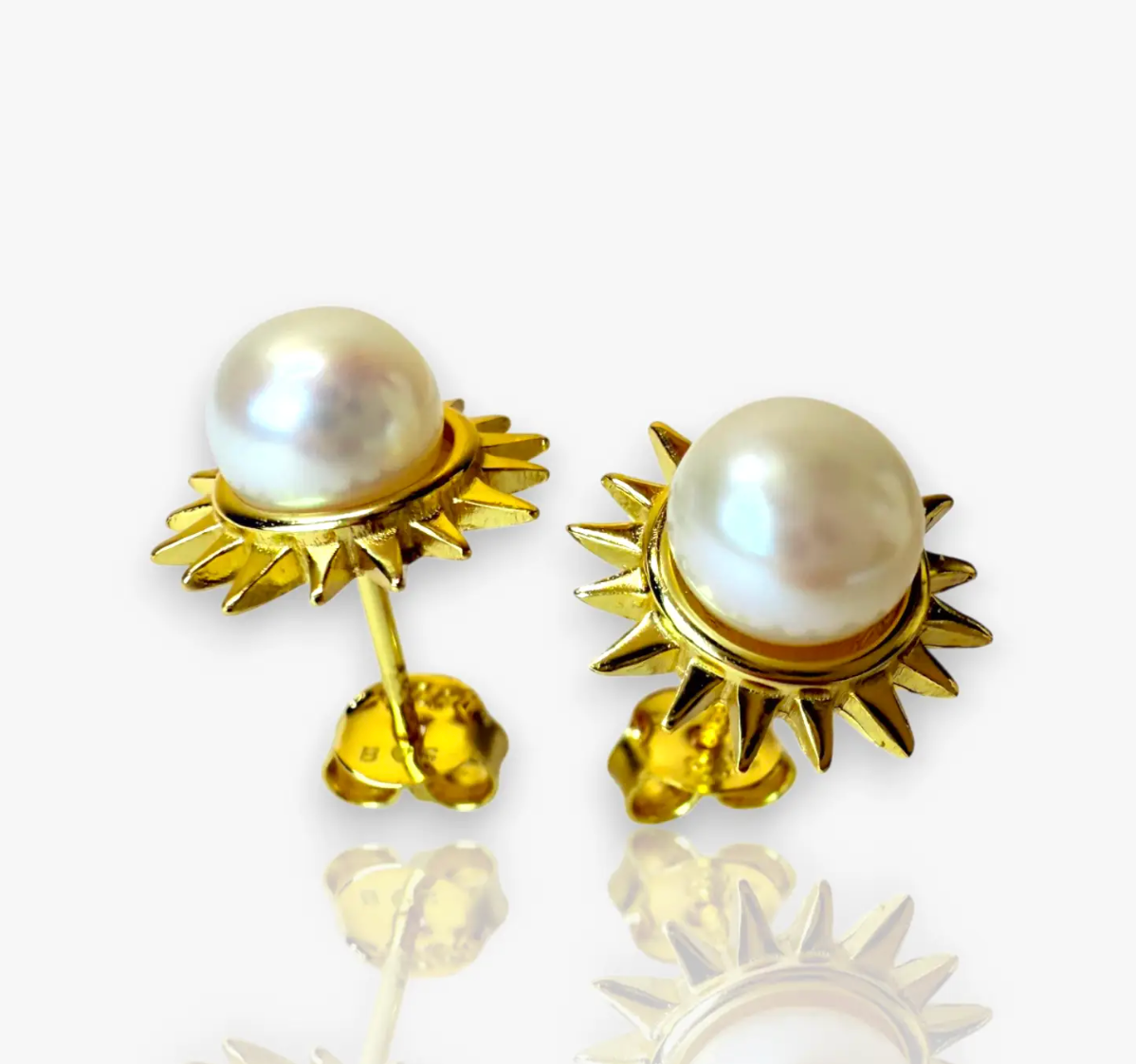 Solar Pearl Stud Earrings