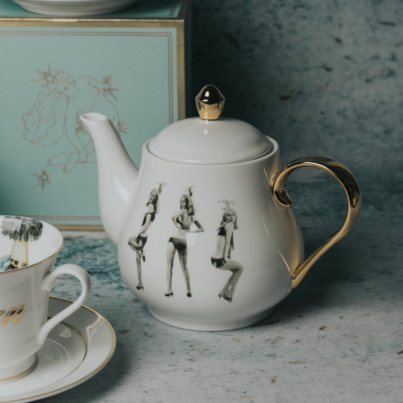 Tea Pot - Cheeky Lady