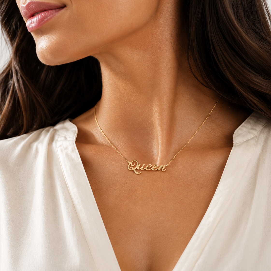 Queen Script Nameplate Gold Necklace