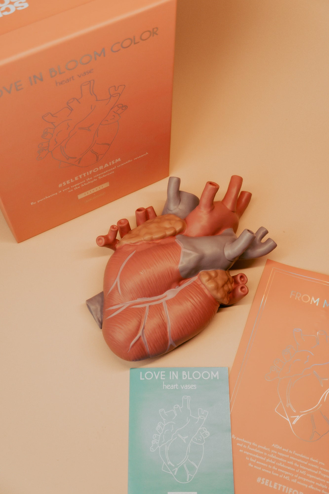 Love in Bloom Heart Vase Color