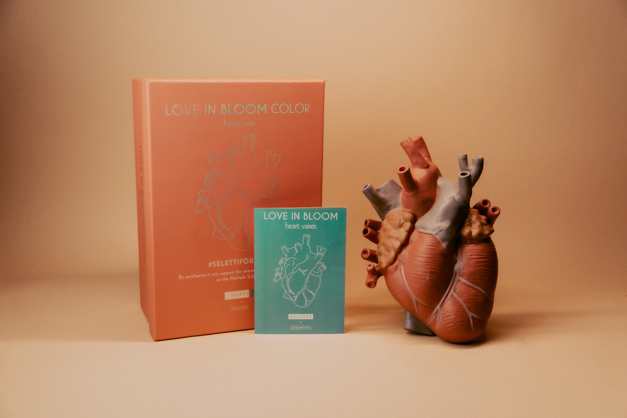 Love in Bloom Heart Vase Color