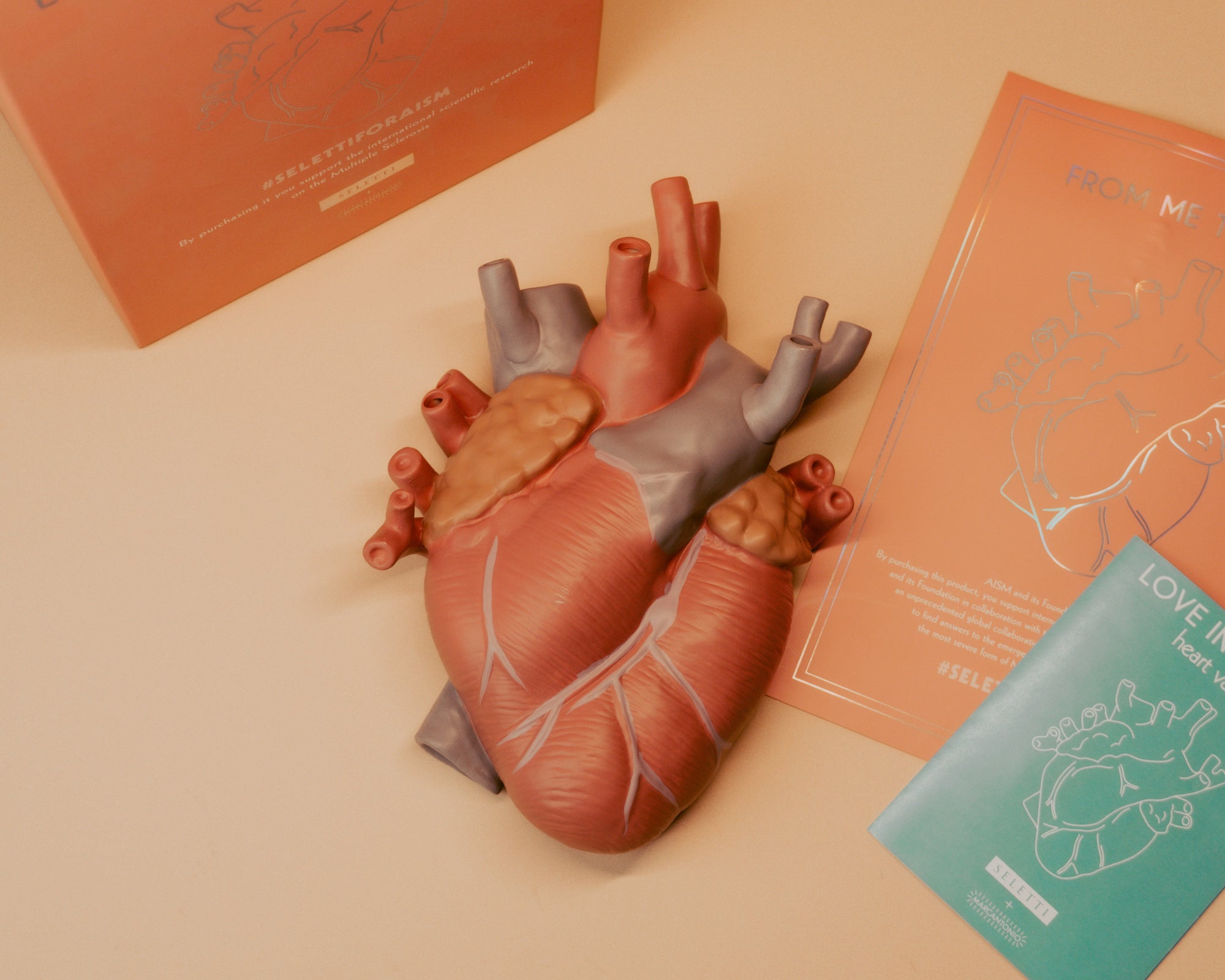 Love in Bloom Heart Vase Color