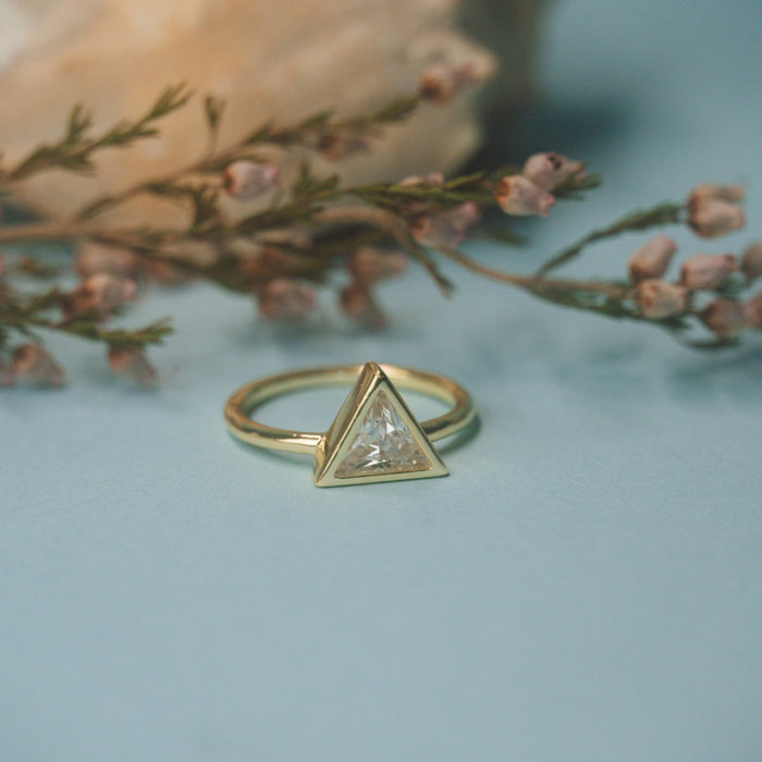 Vertex Solitaire Ring