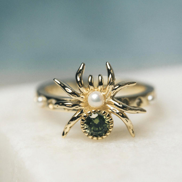 Spiders Kiss Ring