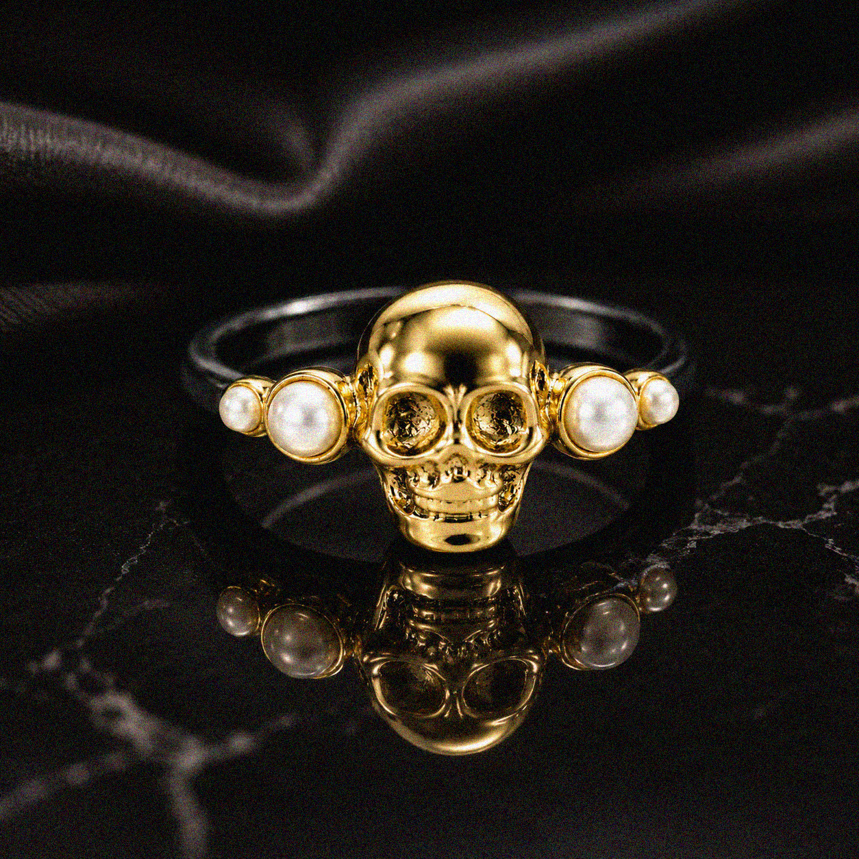 Sovereign Skull Ring Oxidized Silver And Gold
