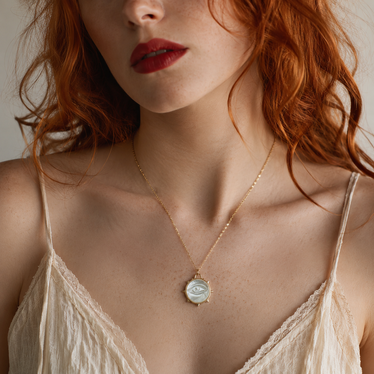 Lovers Eye Round Necklace