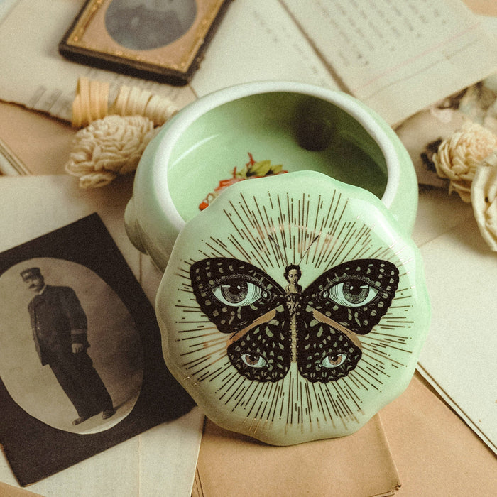 Madame Butterfly Round Box