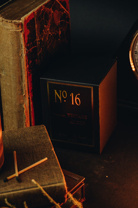 Wood Candle No. 16 Vintage Amber